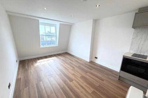 Lounge 3.jpg