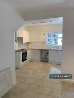 Oxford St, Bridgend, CF32 photo 4