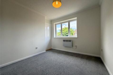 Lomond Close, Sparcells, Swindon, Wiltshire, SN5 photo 5