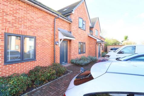 2-bed flat on Saunders Court, Gloucester, GL4, £1,150/mo