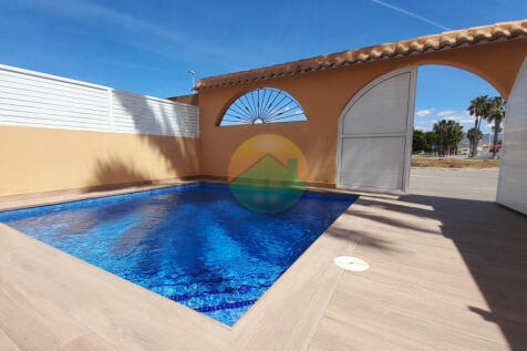 4 Bedroom Semi-Detached For Sale-PDM197-2