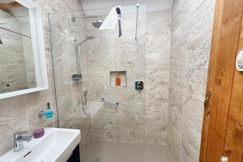 WhatsApp Image 2025-09-29 at 11.28.10.jpg