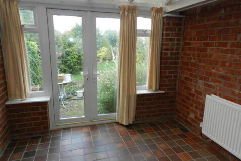 Eastfield Crescent, Finedon, North Northamptonshire photo 5