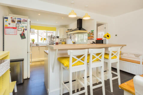 Kitchen/Breakfast...