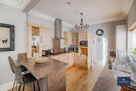 Kitchen / Breakfast Area