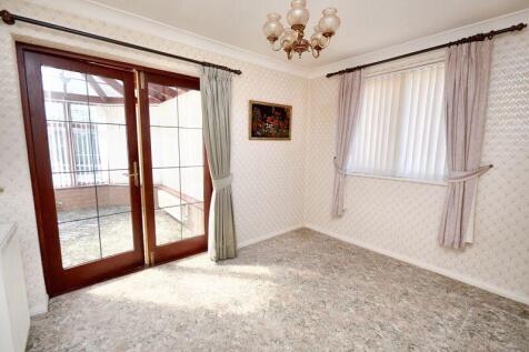 Bedroom two / dining room