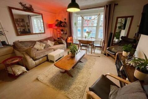 Lounge 1.jpg