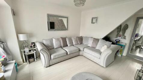 Beautifully presented 2 bed terraced house, CV6