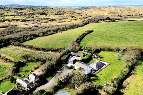 TREBISKEN HOUSE WITH DUNES.JPG