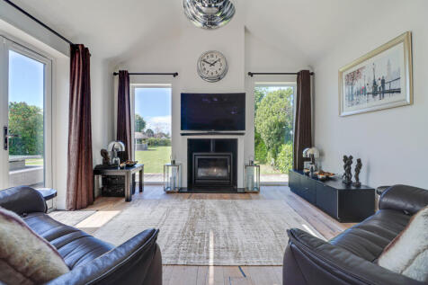 Dining/Family Area