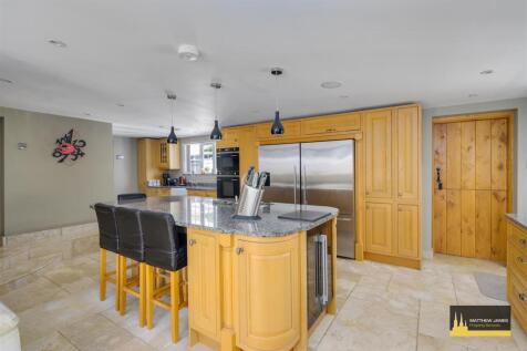 Kitchen / Breakfast Room