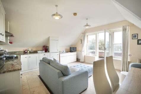 Lounge/Kitchen