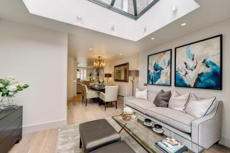 Sitting/Dining Room