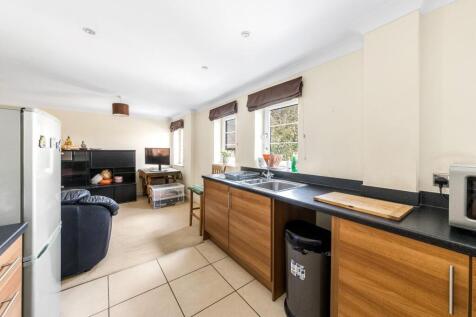 Bowood Court, Kidlington photo 3