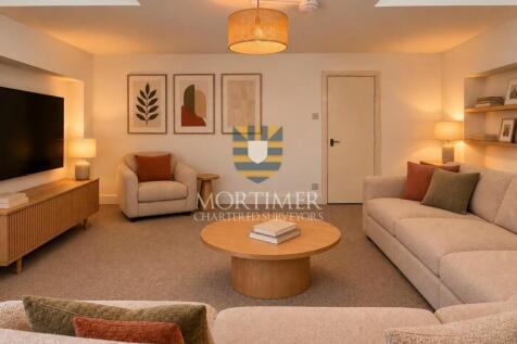 High Road, London, N17 photo 2