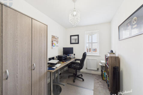 CAM03218G0-PR0689-STILL013