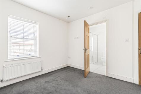 3 Chantry Lane, Towcester (19).JPG