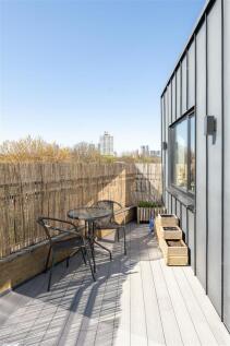 Atherton Mews, E7