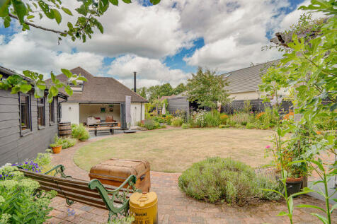 Garden View towards the property