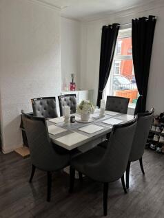 Dining area front livingroom