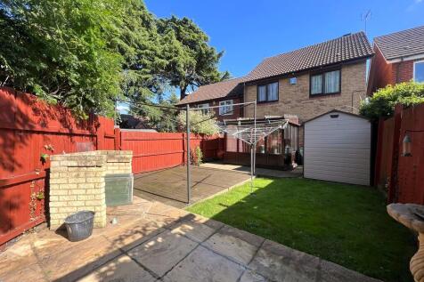 Wych Elm Drive, Leamington Spa photo 5