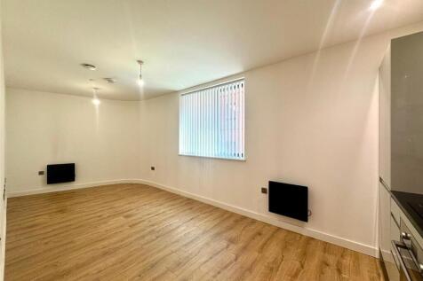 Living room pic 3.jpeg