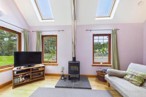 Sitting Room / Dining Area