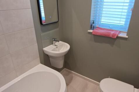 Vincenzo Close, Welham Green, Hatfield, Hertfordshire photo 5