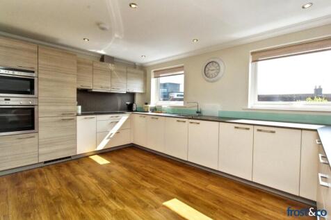 Kitchen. (2)