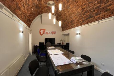 Office to rent Image 2
