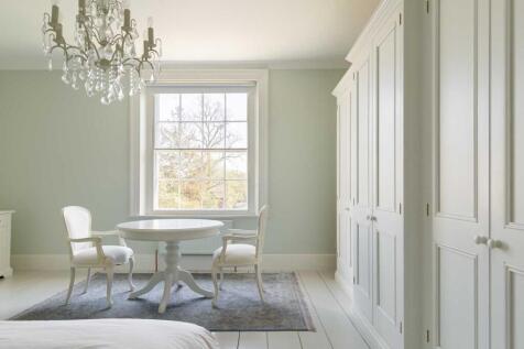 5 bed, 2 bath Detached in Manchester - Photo 16