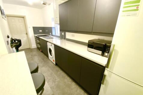 Kitchen. Picture 3 - Copy (2).jpeg