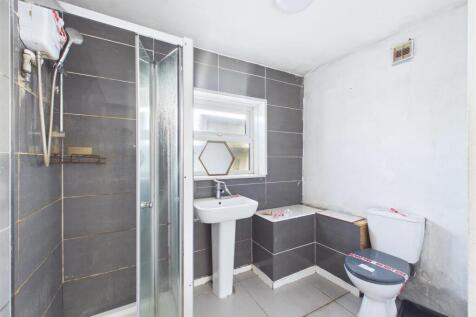 12 - 3-bed house in Redfield.jpg