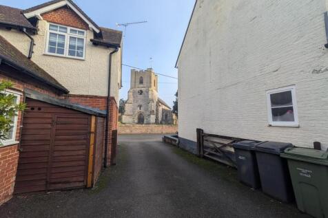 SIDE ACCESS/DRIVEWAY TO PROPERTY