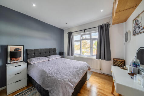 1376244-4-690b29d...