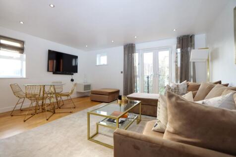 Lounge/Dining Area