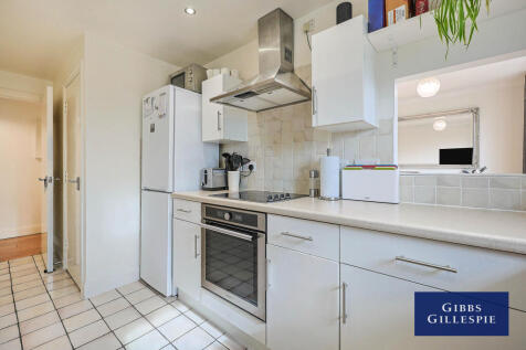 Holland Gardens, Brentford, TW8 photo 4