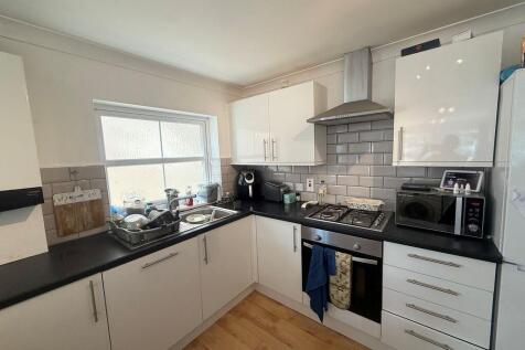 Godstone Road, Whyteleafe photo 3