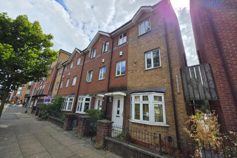 4 bedroom Town House for rent