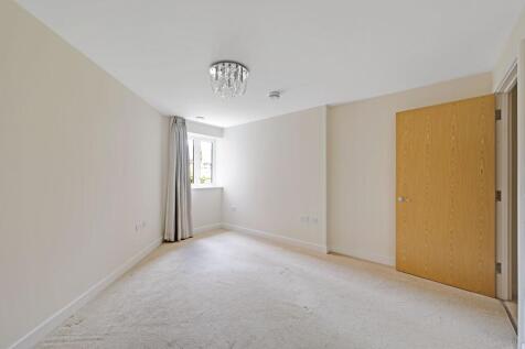 Orchard Lane, Alton, Hampshire, GU34 1GZ photo 4