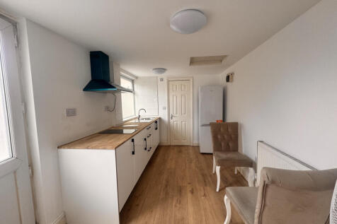 Great West Road, Hounslow, TW5 photo 3