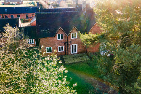 2 Church Farm 280...