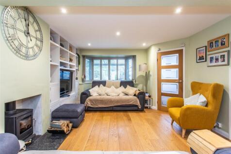 2 Winterbourne Close20.jpg