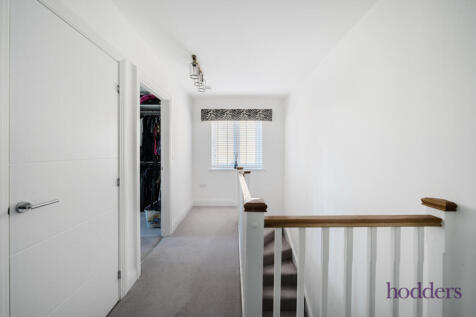 01438e9b-7ad2-468...