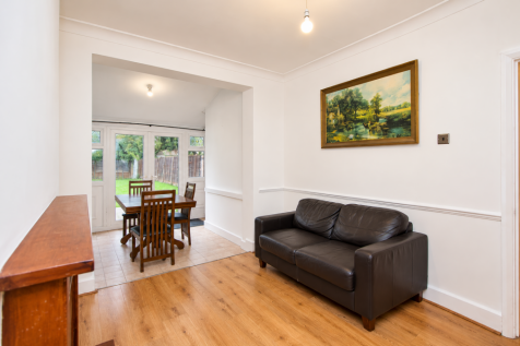 Westminster Gardens, Barking and Dagenham, IG11 photo 3