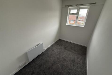 Bedroom 4.JPG