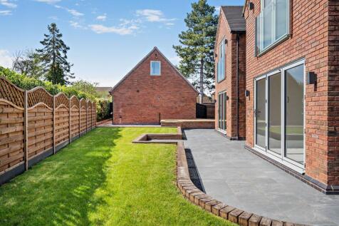The Pines rear garden 2