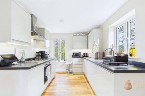 Open Plan Lounge &amp; Kitchen