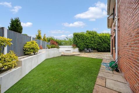 3 Moorlands Court External-2.jpg