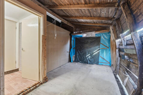 81 Ruffa Lane-8
